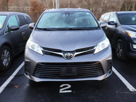 Photos of 2020 Toyota Sienna LE for sale in Kansas City, MO at Jay Wolfe Honda