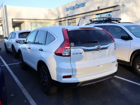 More photos of 2016 Honda CR-V SE at Jay Wolfe Honda, MO