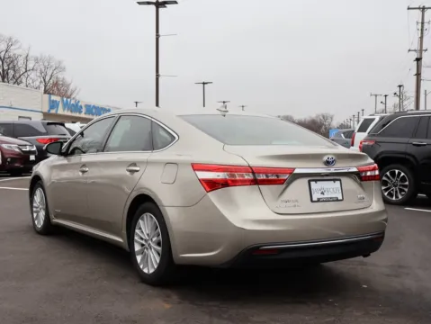 More photos of 2013 Toyota Avalon Hybrid Limited at Jay Wolfe Honda, MO
