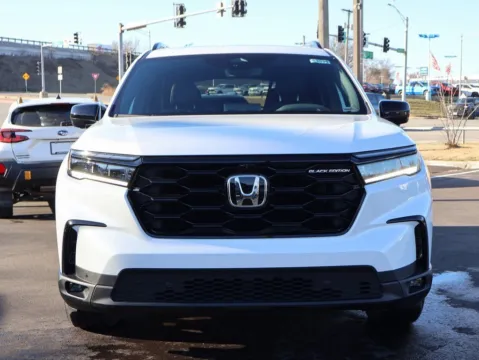 Photos of 2025 Honda Pilot Black Edition for sale in Kansas City, MO at Jay Wolfe Honda