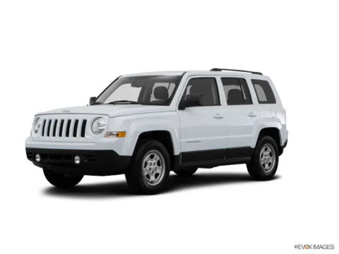 White 2016 Jeep Patriot Latitude for sale in Kansas City, MO