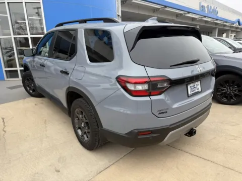 More photos of 2025 Honda Pilot TrailSport at Jay Wolfe Honda, MO