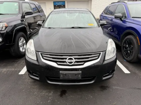 Photos of 2012 Nissan Altima 2.5 SL for sale in Kansas City, MO at Jay Wolfe Honda