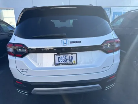 More photos of 2025 Honda Pilot Elite at Jay Wolfe Honda, MO