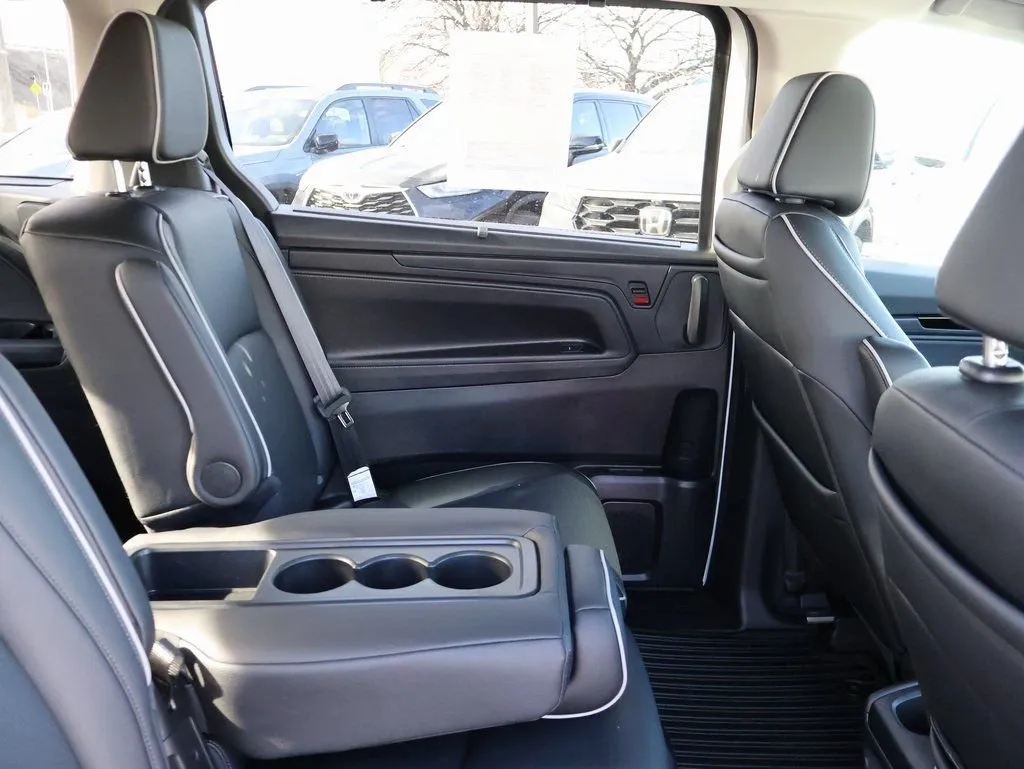 2026 Honda Odyssey Elite - Photo 11