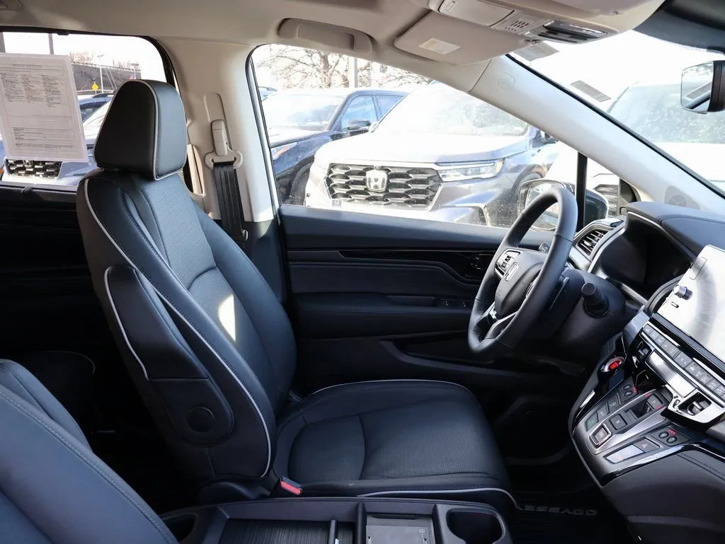 2026 Honda Odyssey Elite - Photo 6