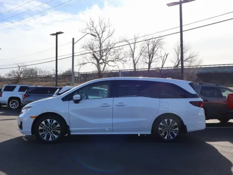 Another view of 2026 Honda Odyssey Elite for sale in Kansas City, MO at Jay Wolfe Honda