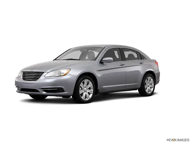 2013 Chrysler 200 Touring's photo