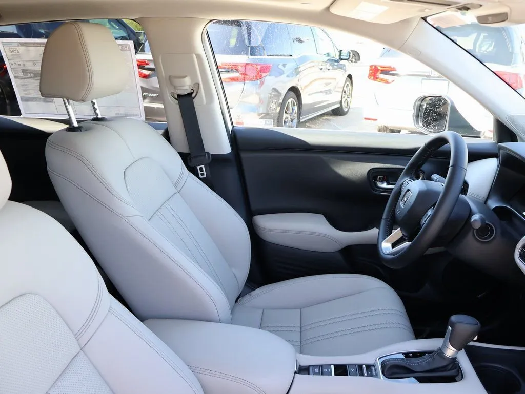2026 Honda HR-V EX-L - Photo 8