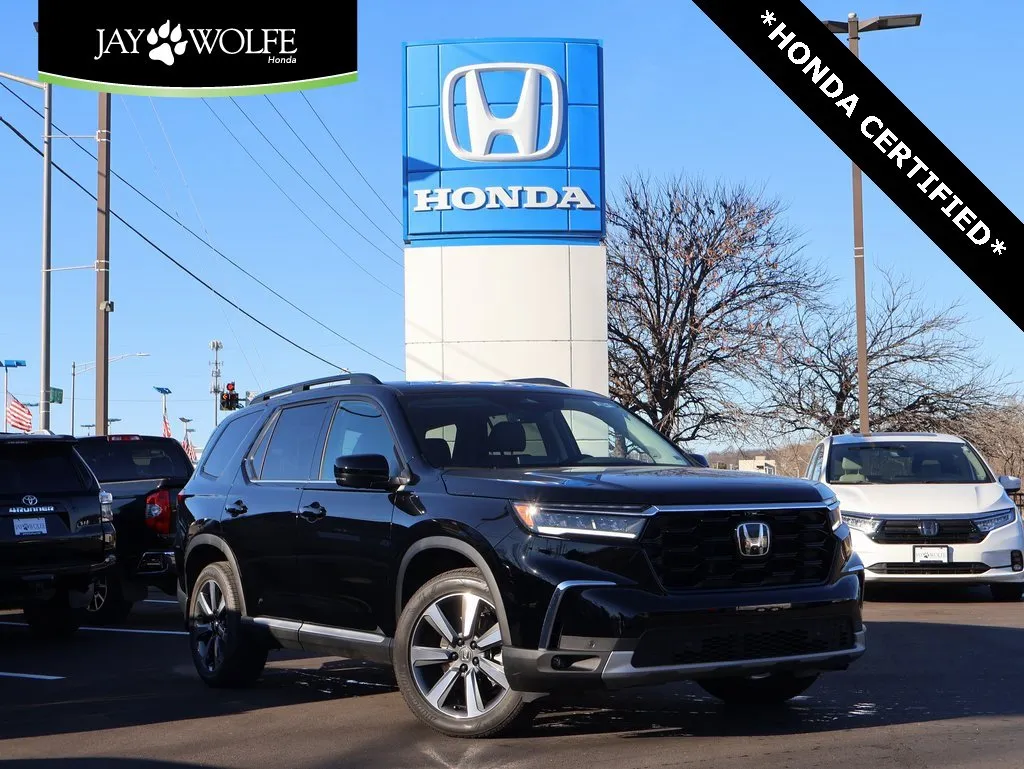 Used 2025 Honda Pilot Elite with VIN 5FNYG1H83SB175894 for sale in Kansas City