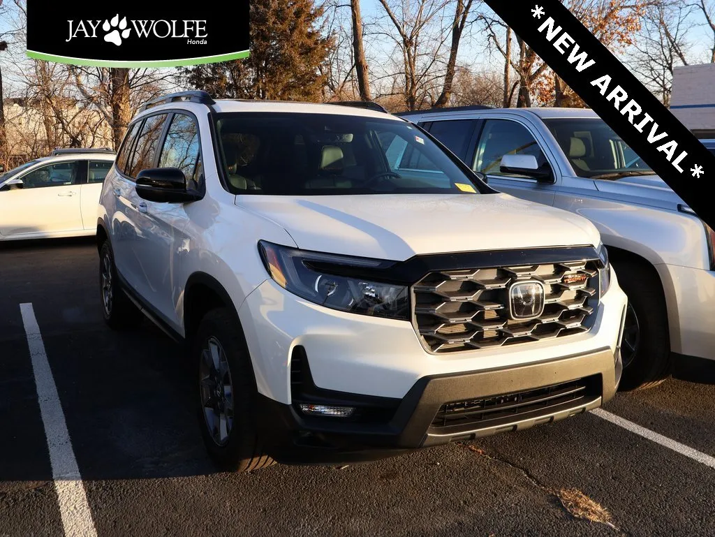 Used 2023 Honda Passport TrailSport with VIN 5FNYF8H69PB040548 for sale in Kansas City