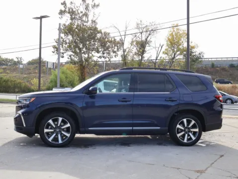 Another view of 2025 Honda Pilot Touring for sale in Kansas City, MO at Jay Wolfe Honda