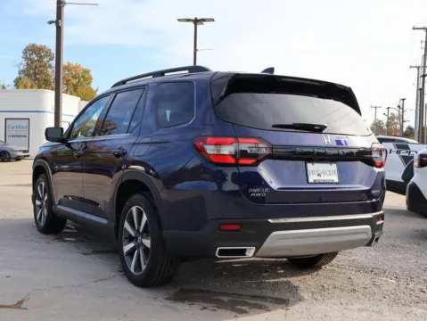 More photos of 2025 Honda Pilot Touring at Jay Wolfe Honda, MO
