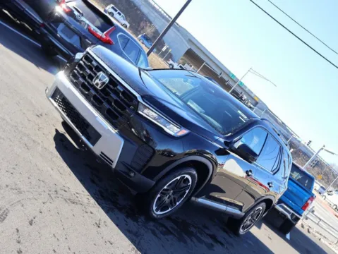 Another view of 2026 Honda Pilot Touring S for sale in Kansas City, MO at Jay Wolfe Honda