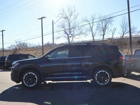 More photos of 2026 Honda Pilot Touring S at Jay Wolfe Honda, MO