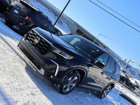 Another view of 2023 Honda Pilot EX-L 8 Passenger for sale in Kansas City, MO at Jay Wolfe Honda