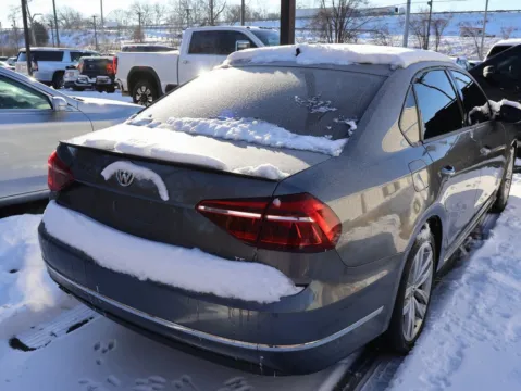 More photos of 2019 Volkswagen Passat 2.0T Wolfsburg Edition at Jay Wolfe Honda, MO