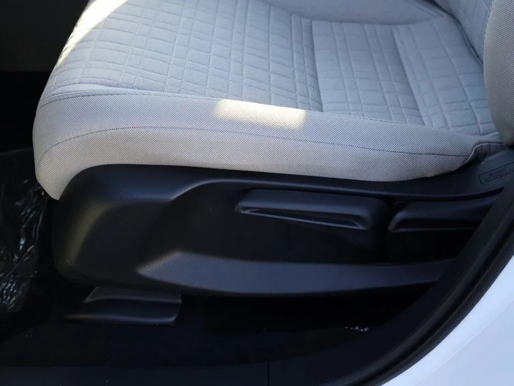 2026 Honda HR-V LX - Photo 24