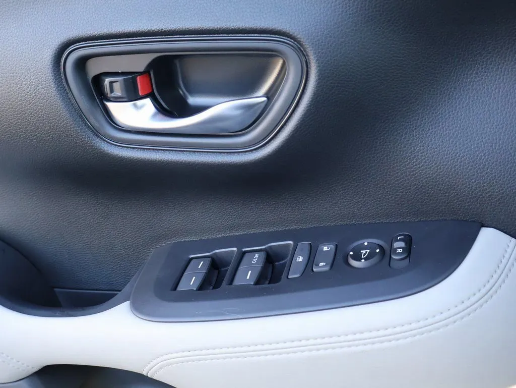 2026 Honda HR-V LX - Photo 23