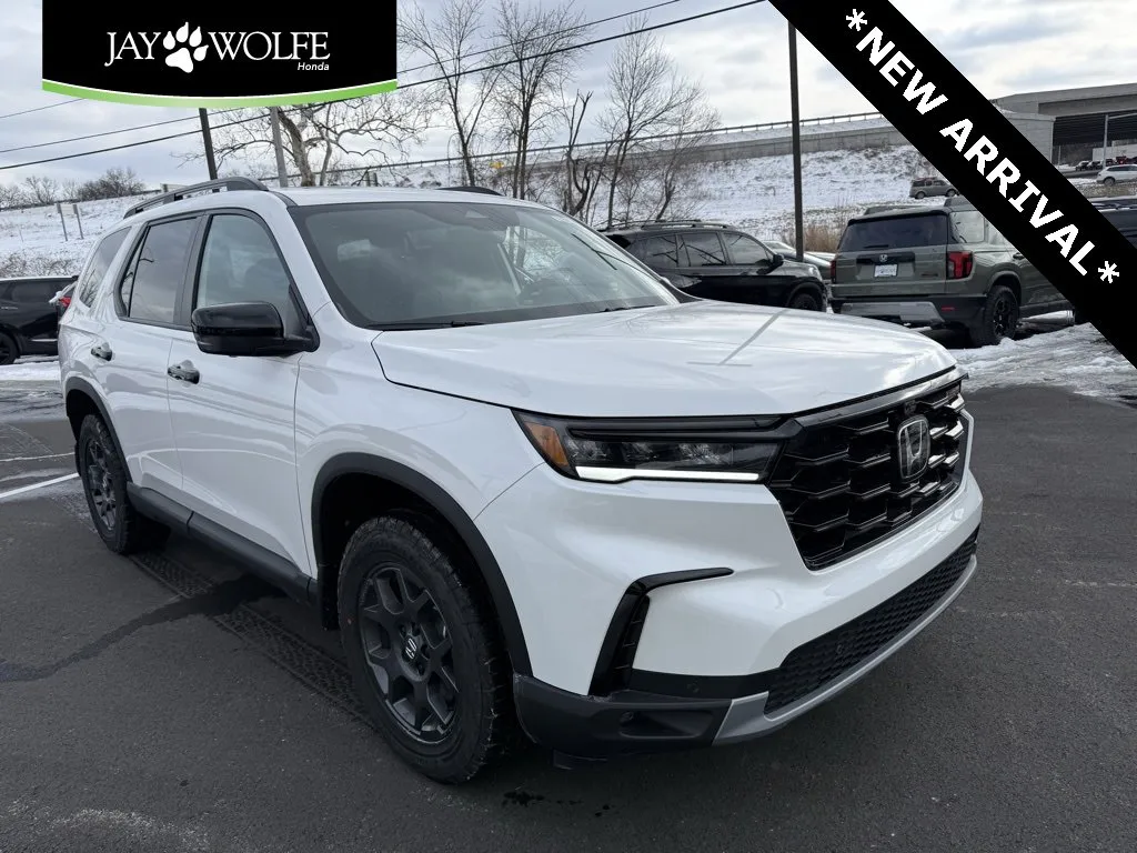 White 2025 Honda Pilot TrailSport for sale in Kansas City, MO