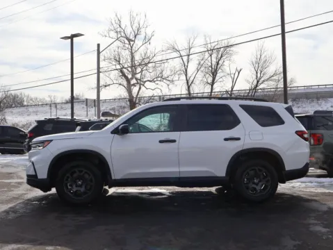 More photos of 2025 Honda Pilot TrailSport at Jay Wolfe Honda, MO