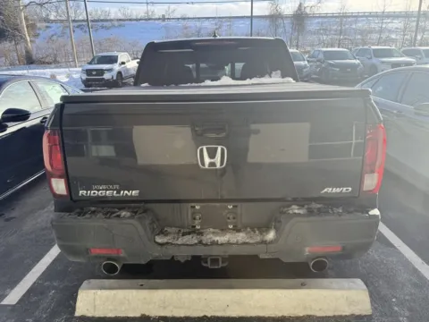 More photos of 2023 Honda Ridgeline Black Edition at Jay Wolfe Honda, MO
