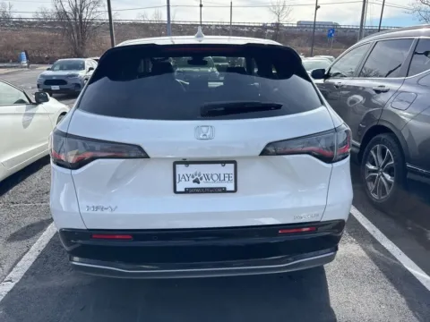 More photos of 2023 Honda HR-V EX-L at Jay Wolfe Honda, MO