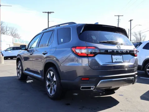 More photos of 2026 Honda Pilot Touring at Jay Wolfe Honda, MO