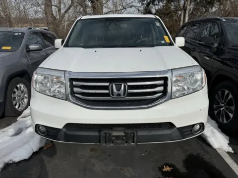 Photos of 2014 Honda Pilot EX-L for sale in Kansas City, MO at Jay Wolfe Honda