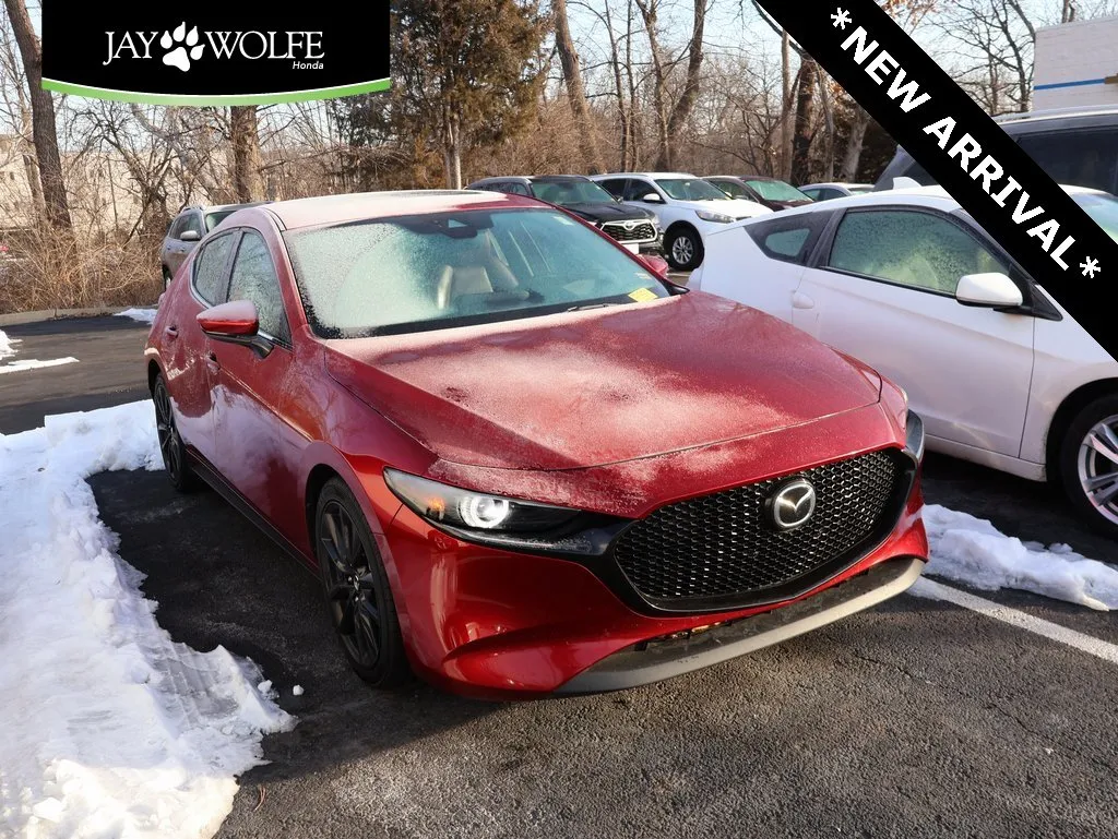 Used 2019 Mazda Mazda3 Premium with VIN JM1BPANMXK1139619 for sale in Kansas City