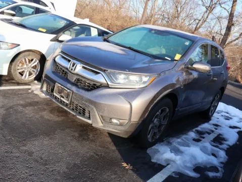More photos of 2017 Honda CR-V EX at Jay Wolfe Honda, MO