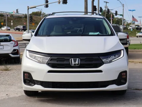 Photos of 2026 Honda Odyssey EX-L for sale in Kansas City, MO at Jay Wolfe Honda