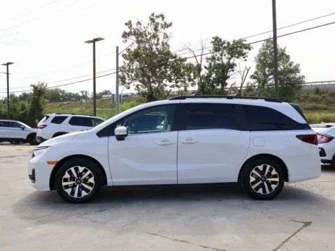 Another view of 2026 Honda Odyssey EX-L for sale in Kansas City, MO at Jay Wolfe Honda