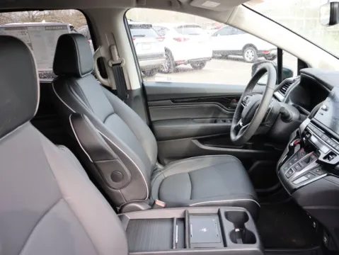 More photos of 2026 Honda Odyssey Touring at Jay Wolfe Honda, MO