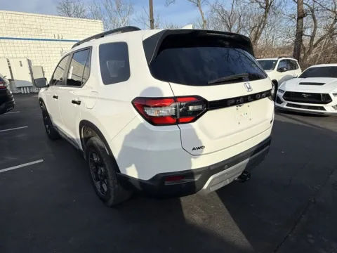 More photos of 2024 Honda Pilot TrailSport at Jay Wolfe Honda, MO