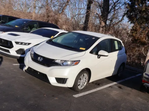 More photos of 2016 Honda Fit LX at Jay Wolfe Honda, MO