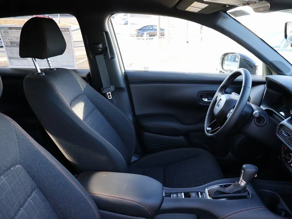 2026 Honda HR-V Sport - Photo 8