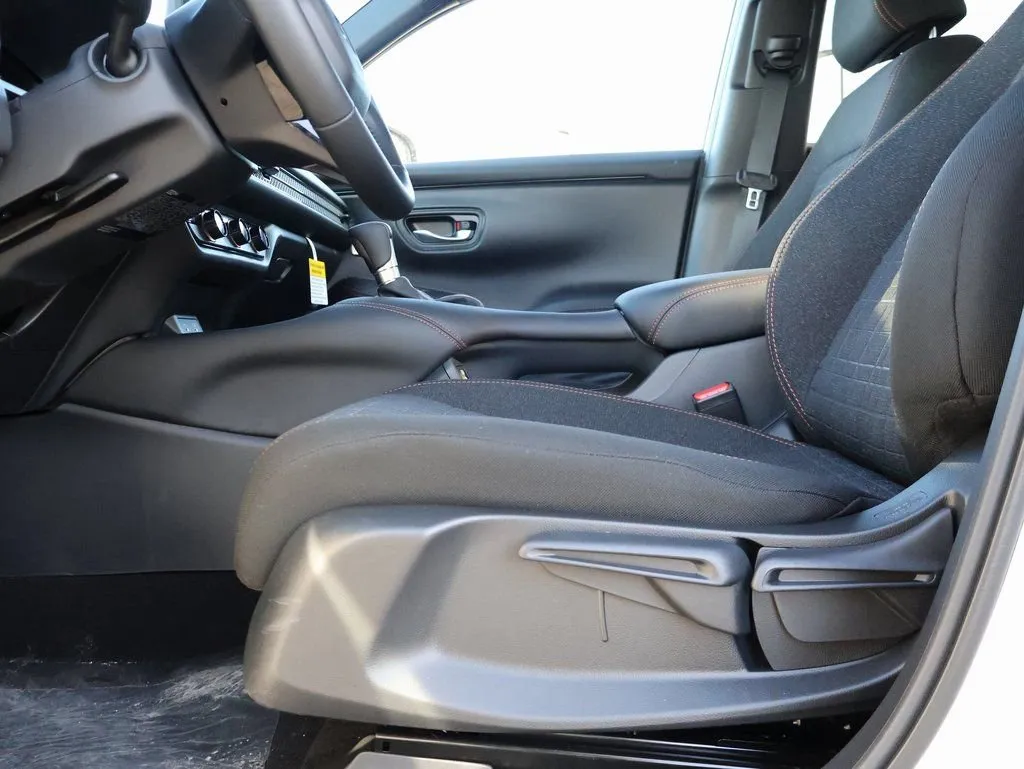 2026 Honda HR-V Sport - Photo 32