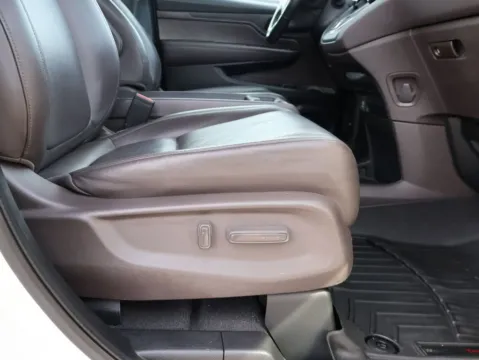 More photos of 2018 Honda Odyssey EX-L at Jay Wolfe Honda, MO