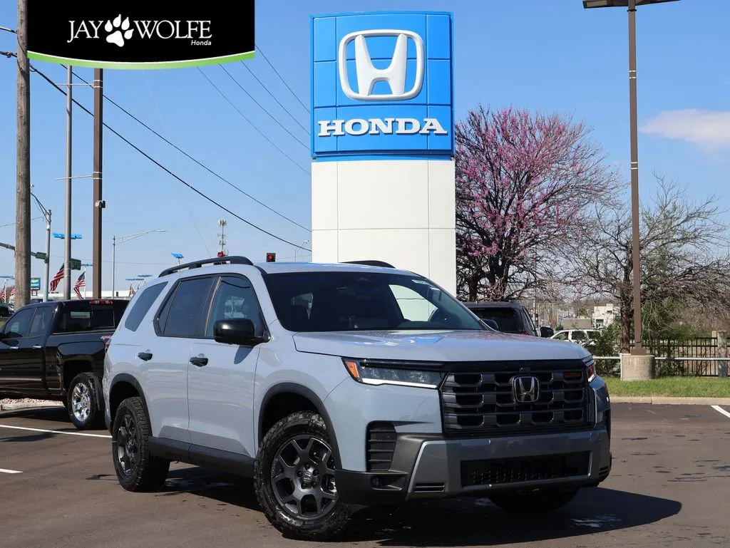 2026 Honda Pilot TrailSport AWD's photo