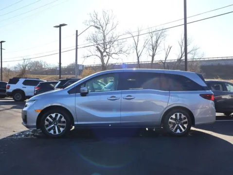 Another view of 2026 Honda Odyssey EX-L for sale in Kansas City, MO at Jay Wolfe Honda