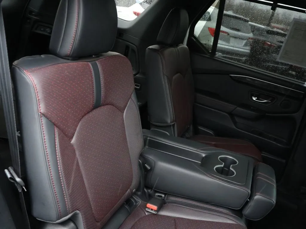 2025 Honda Pilot Black Edition - Photo 12