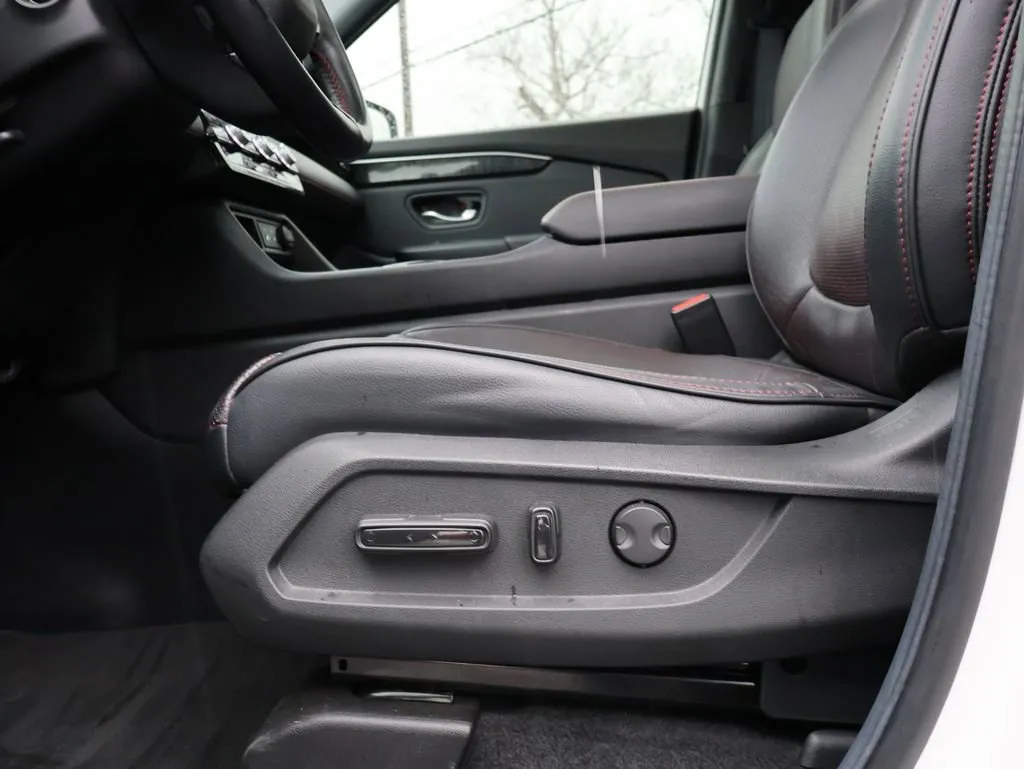 2025 Honda Pilot Black Edition - Photo 33