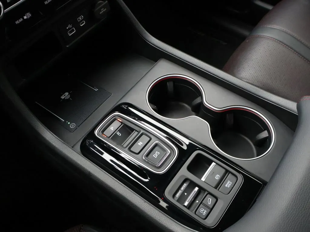 2025 Honda Pilot Black Edition - Photo 25