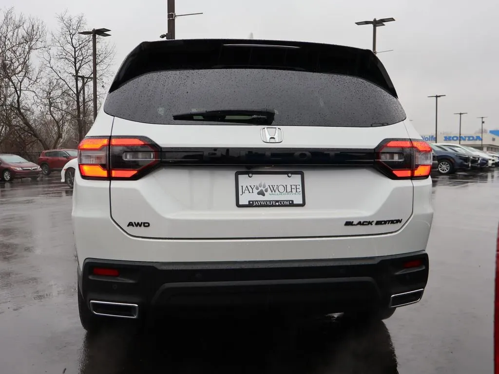 2025 Honda Pilot Black Edition - Photo 6