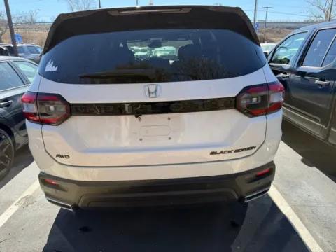 More photos of 2025 Honda Pilot Black Edition at Jay Wolfe Honda, MO