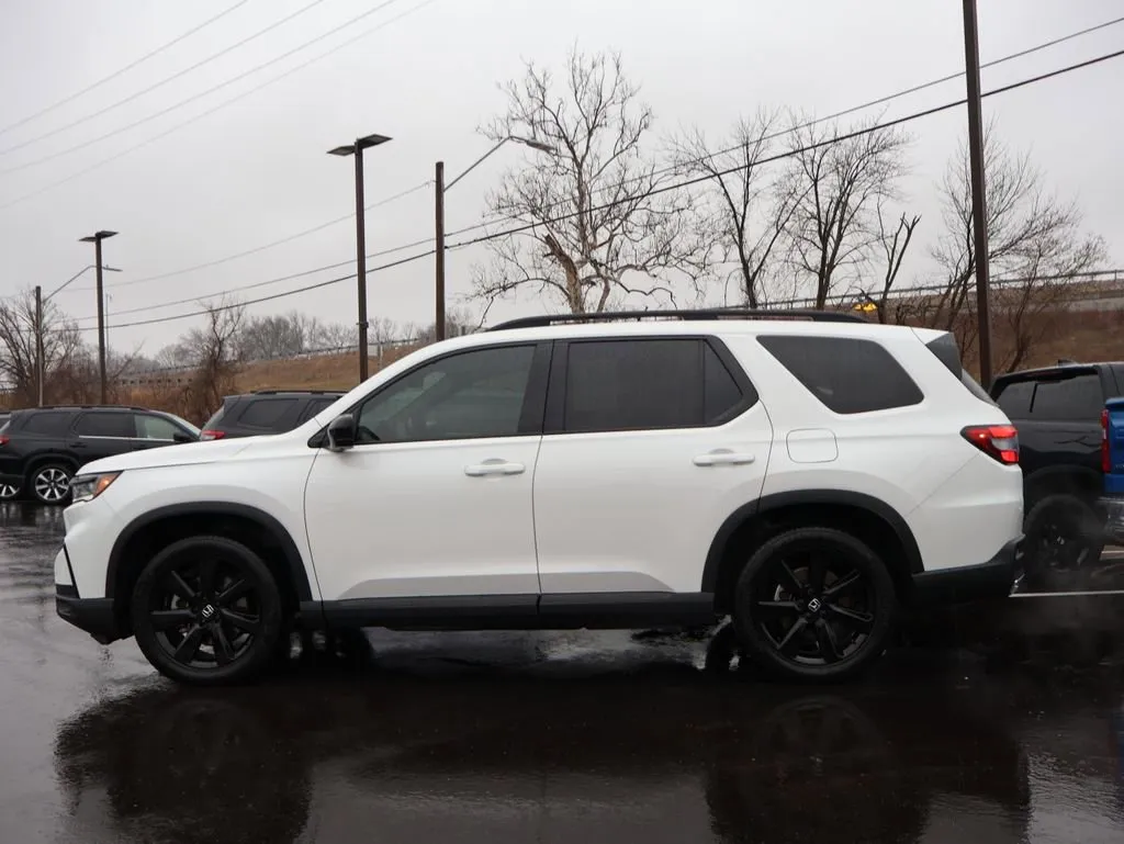 2025 Honda Pilot Black Edition - Photo 4