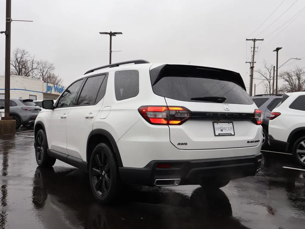 2025 Honda Pilot Black Edition - Photo 5