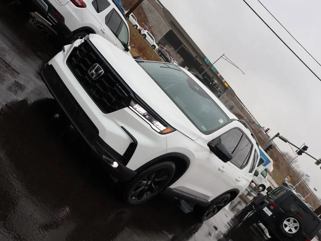 2025 Honda Pilot Black Edition - Photo 3