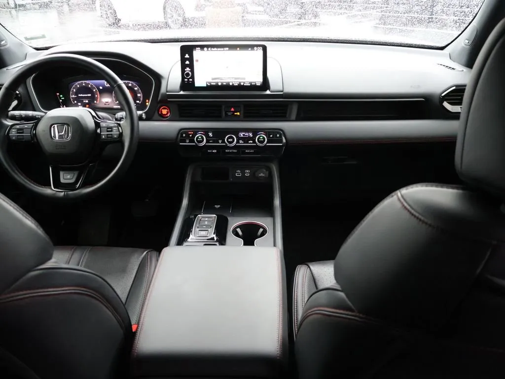 2025 Honda Pilot Black Edition - Photo 13